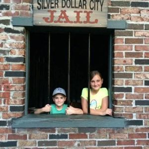 Meet your Posher, Lydia